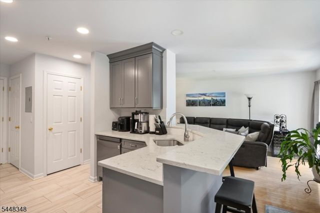 70 Carter Rd 70, Wanaque Boro, NJ 07420