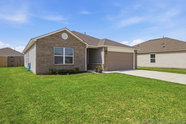 27511 E 115th Street S, Coweta, OK 74429