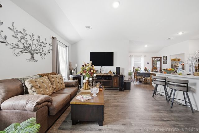 27511 E 115th Street S, Coweta, OK 74429
