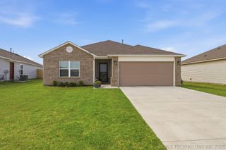 27511 E 115th Street S, Coweta, OK 74429