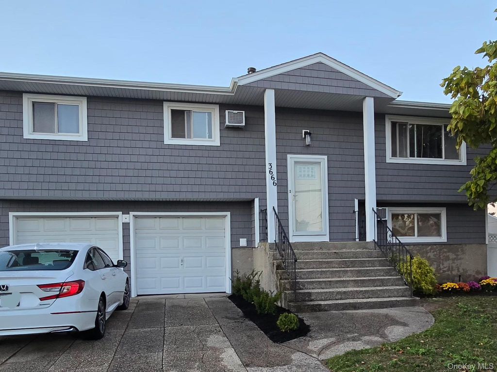 3666 Illona Lane, Oceanside, NY 11572