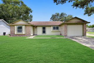 2502 Ewell Drive, League City, TX 77573