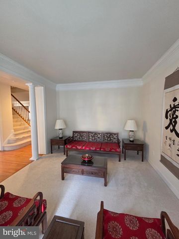 5394 MACDONALD RD, Woodbridge, VA 22193