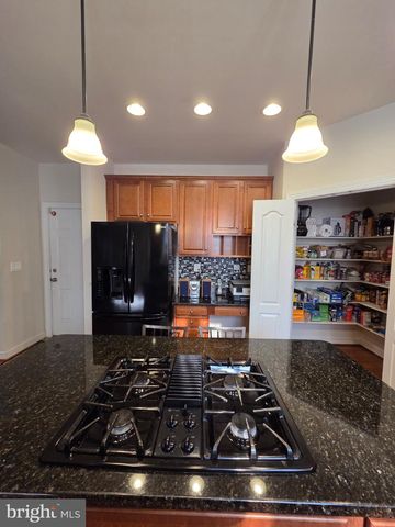 5394 MACDONALD RD, Woodbridge, VA 22193