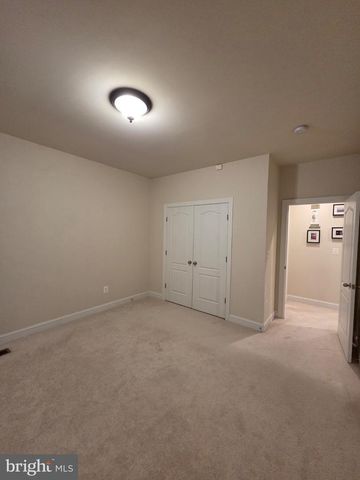 5394 MACDONALD RD, Woodbridge, VA 22193