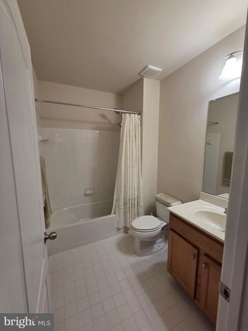 5394 MACDONALD RD, Woodbridge, VA 22193