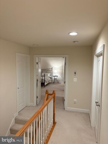 5394 MACDONALD RD, Woodbridge, VA 22193