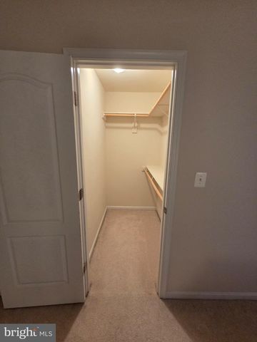 5394 MACDONALD RD, Woodbridge, VA 22193