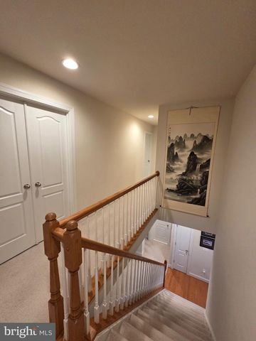 5394 MACDONALD RD, Woodbridge, VA 22193