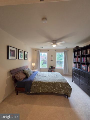 5394 MACDONALD RD, Woodbridge, VA 22193