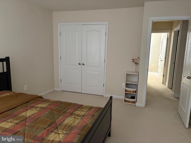 5394 MACDONALD RD, Woodbridge, VA 22193