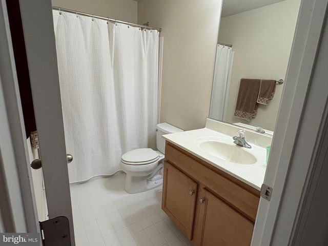 5394 MACDONALD RD, Woodbridge, VA 22193