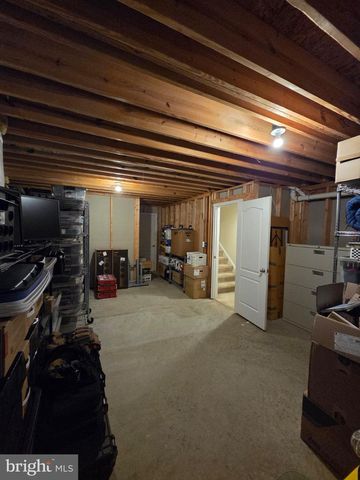 5394 MACDONALD RD, Woodbridge, VA 22193