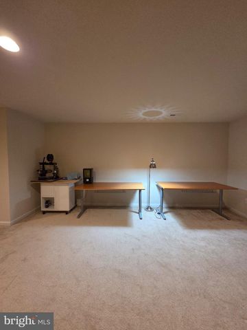 5394 MACDONALD RD, Woodbridge, VA 22193
