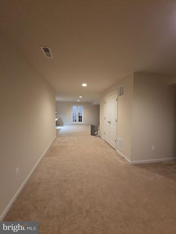 5394 MACDONALD RD, Woodbridge, VA 22193