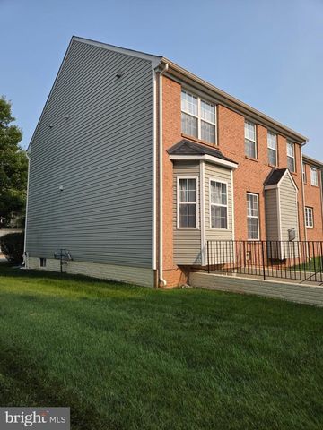 5394 MACDONALD RD, Woodbridge, VA 22193