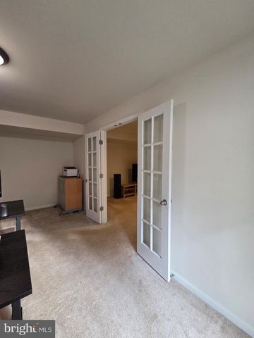5394 MACDONALD RD, Woodbridge, VA 22193