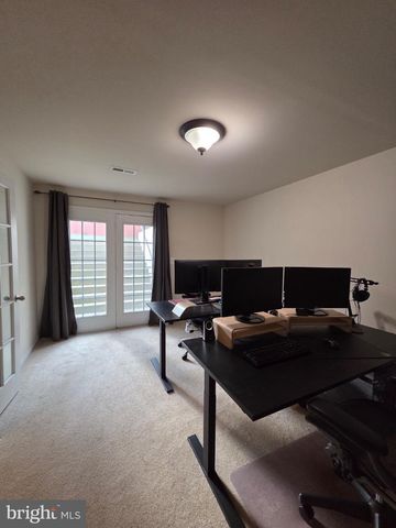 5394 MACDONALD RD, Woodbridge, VA 22193
