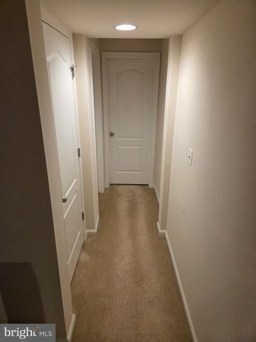 5394 MACDONALD RD, Woodbridge, VA 22193