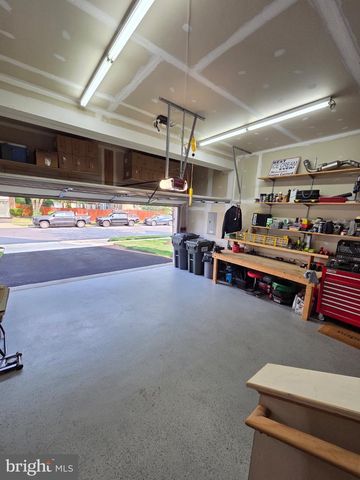 5394 MACDONALD RD, Woodbridge, VA 22193