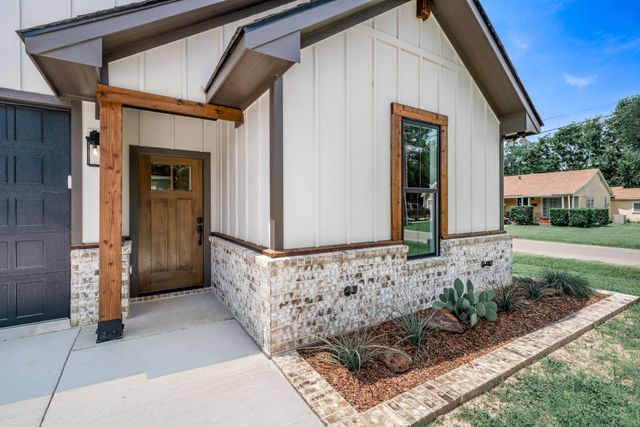 213 Turman Street, Mineola, TX 75773