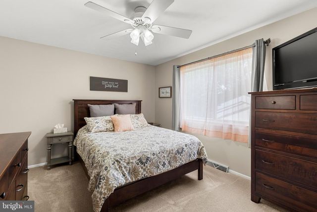 3339 PIN OAK CIR, Mountville, PA 17554