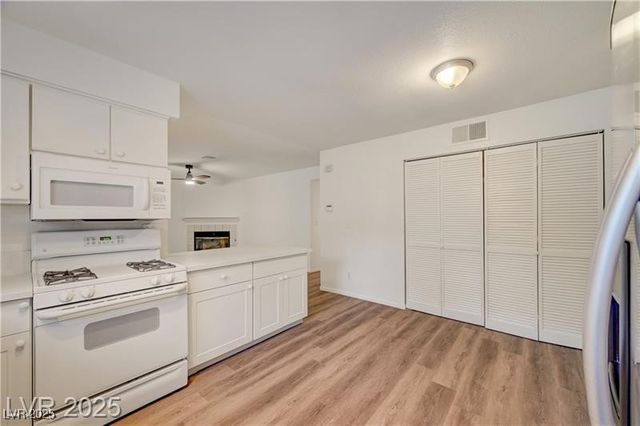 6749 West Charleston Boulevard 2, Las Vegas, NV 89146