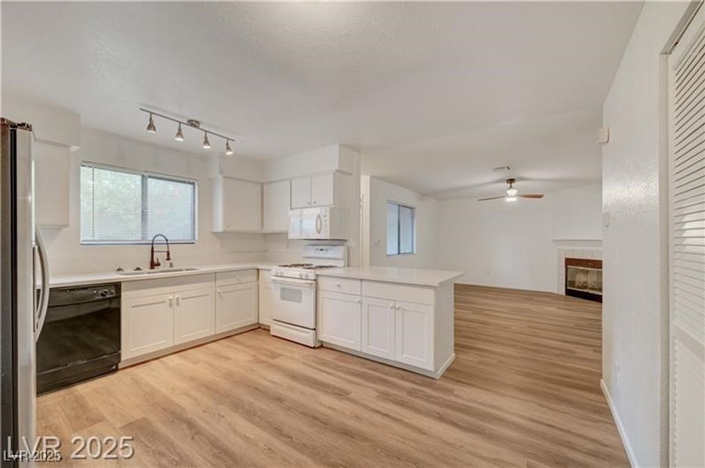 6749 West Charleston Boulevard 2, Las Vegas, NV 89146