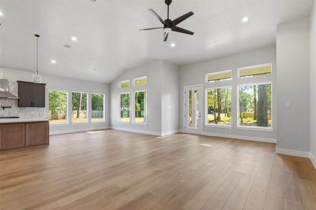 15128 Paradise Court, Willis, TX 77318