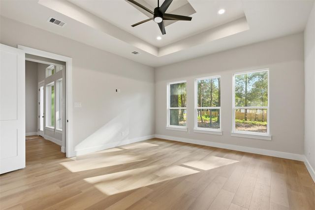 15128 Paradise Court, Willis, TX 77318