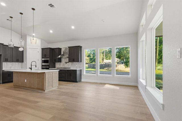 15128 Paradise Court, Willis, TX 77318