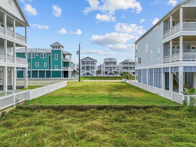 3847 Ohana Lane, Galveston, TX 77554