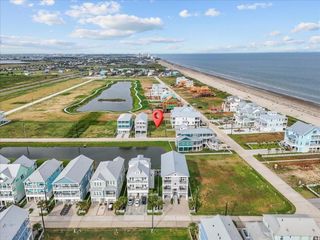 3847 Ohana Lane, Galveston, TX 77554