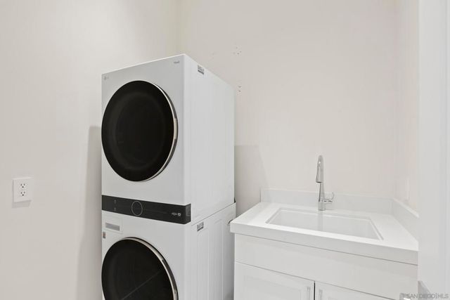 7216 FAY AVE, La Jolla, CA 92037