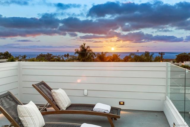 7216 FAY AVE, La Jolla, CA 92037