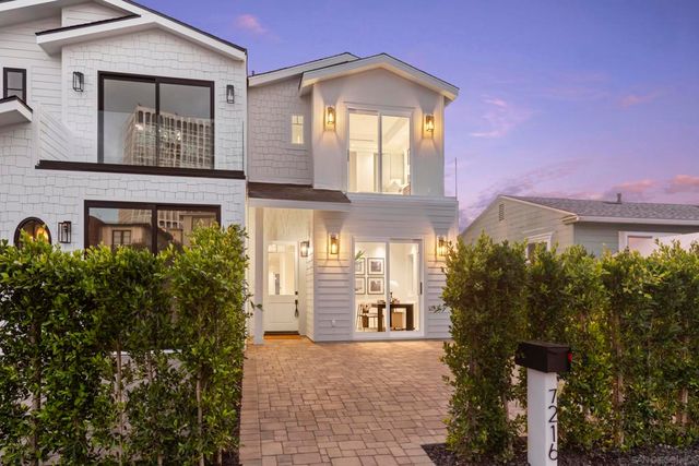 7216 FAY AVE, La Jolla, CA 92037