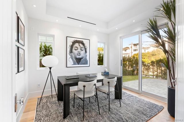 7216 FAY AVE, La Jolla, CA 92037