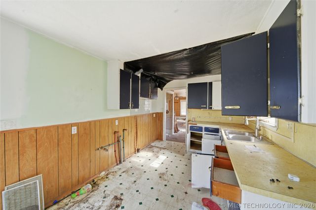 321 E 4th Street, Claremore, OK 74017