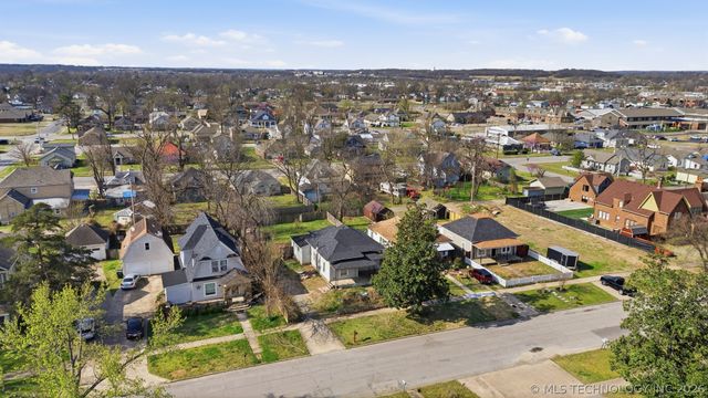 321 E 4th Street, Claremore, OK 74017