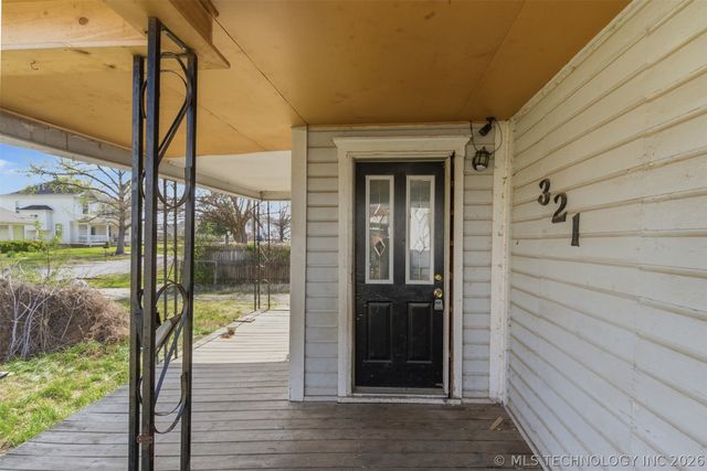 321 E 4th Street, Claremore, OK 74017