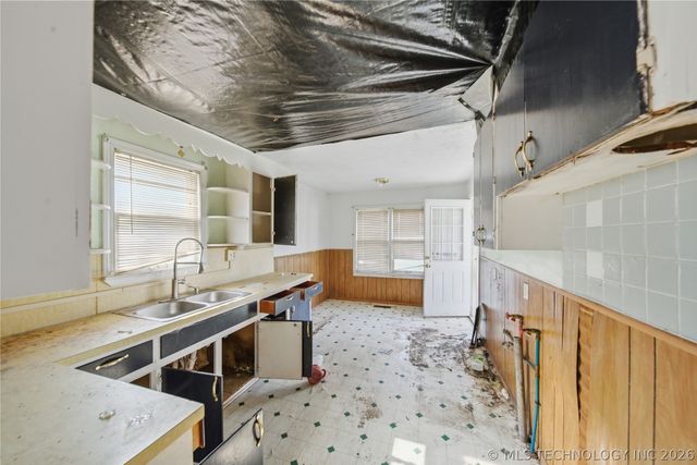 321 E 4th Street, Claremore, OK 74017