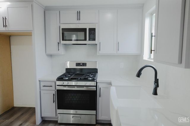 401 Klassen Drive, Shafter, CA 93263