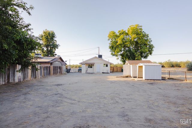 401 Klassen Drive, Shafter, CA 93263
