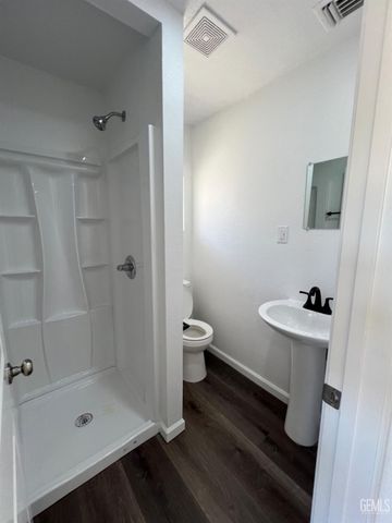 401 Klassen Drive, Shafter, CA 93263