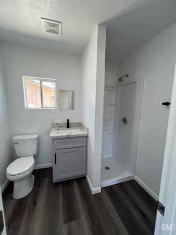 401 Klassen Drive, Shafter, CA 93263