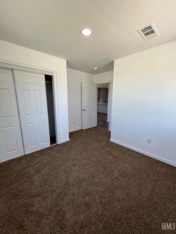 401 Klassen Drive, Shafter, CA 93263