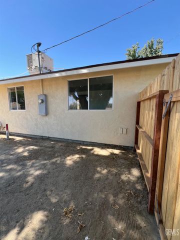 401 Klassen Drive, Shafter, CA 93263