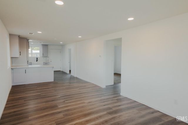 401 Klassen Drive, Shafter, CA 93263