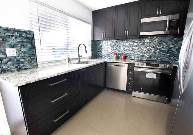 8116 NW 72nd Ave, Tamarac, FL 33321