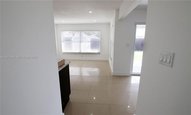 8116 NW 72nd Ave, Tamarac, FL 33321